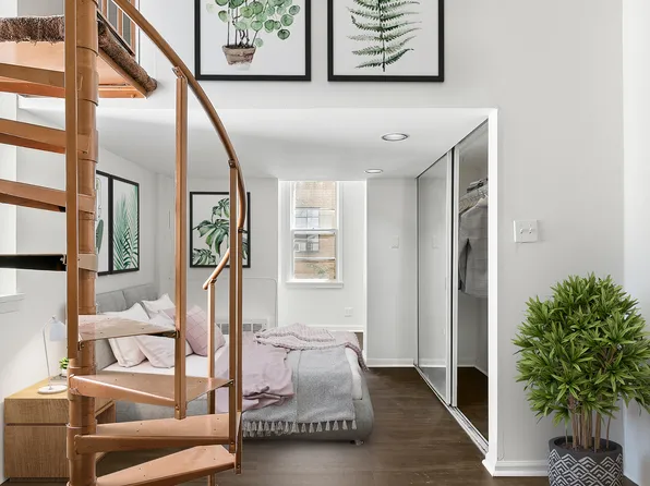 10 West 87th Street image 3 of 6