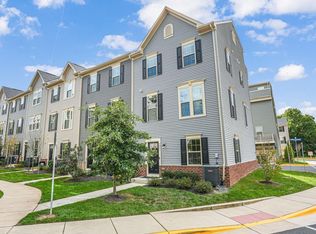 7821 Francis Dickens Ln, Annandale, VA 22003