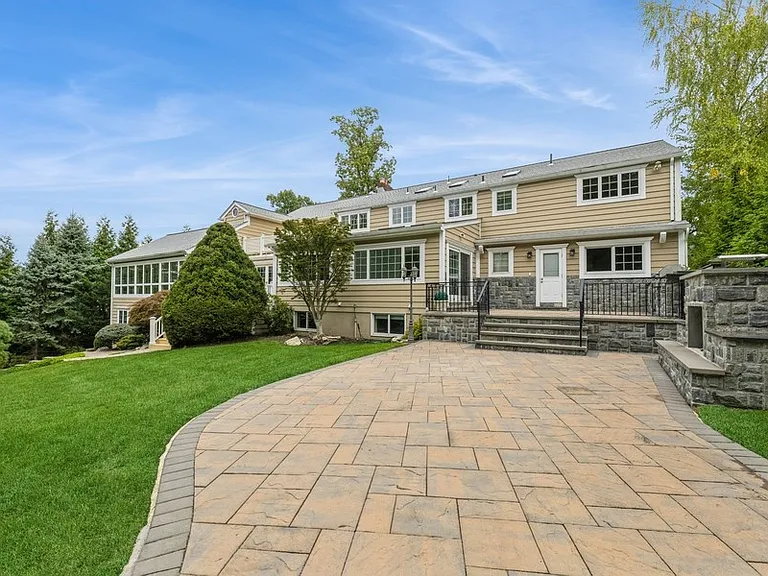 166 Churchill Rd — Photo 39