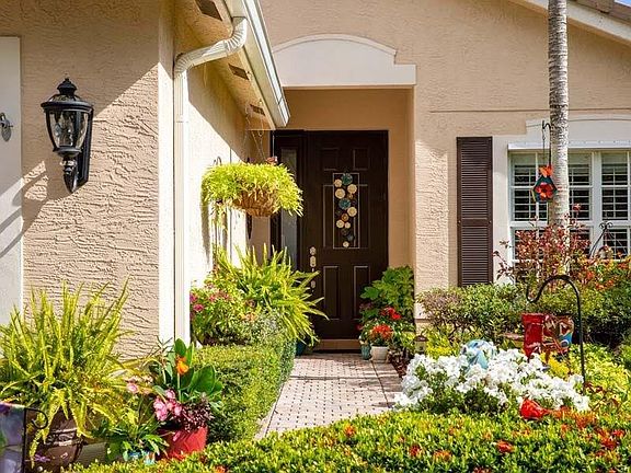 4th image of 2640 Heron Bay Ln SW