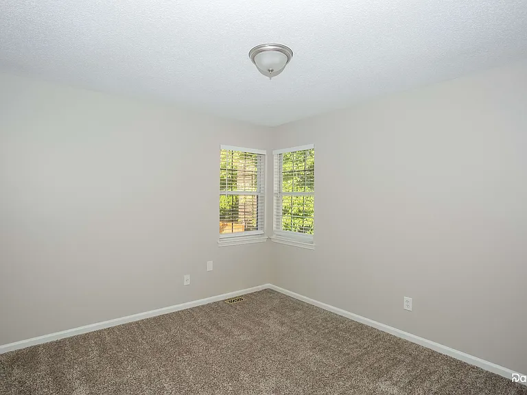 2915 Canary Ct — Photo 11