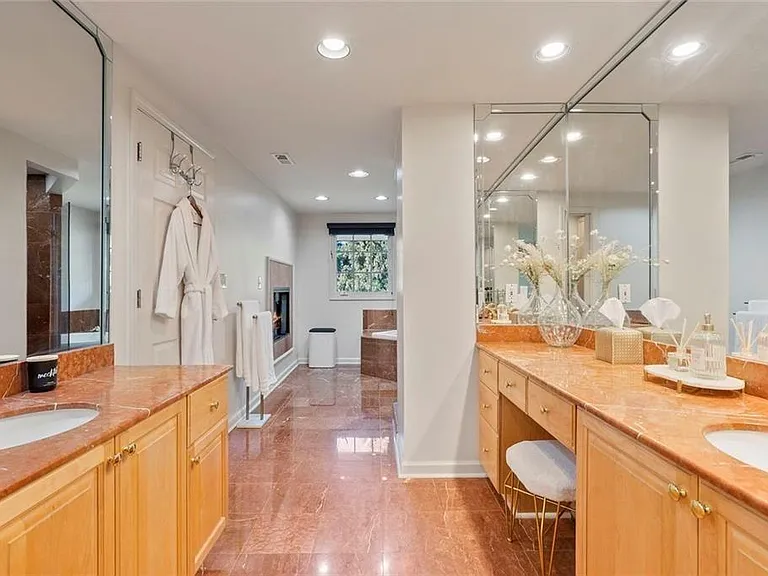 3636 Habersham Rd NW #2404 — Photo 33