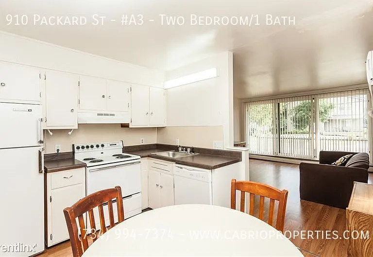 910 Packard St — Photo 4