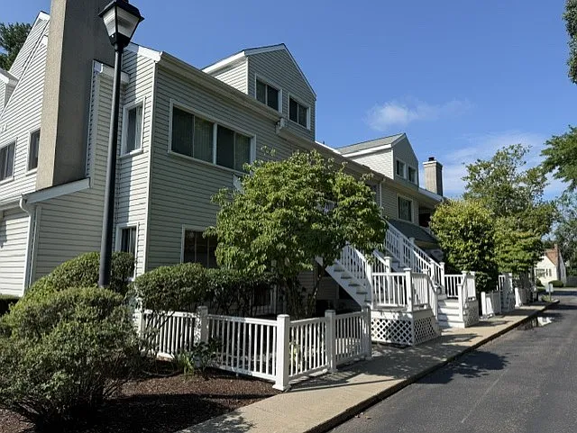 510 E Main St #116 — Photo 1