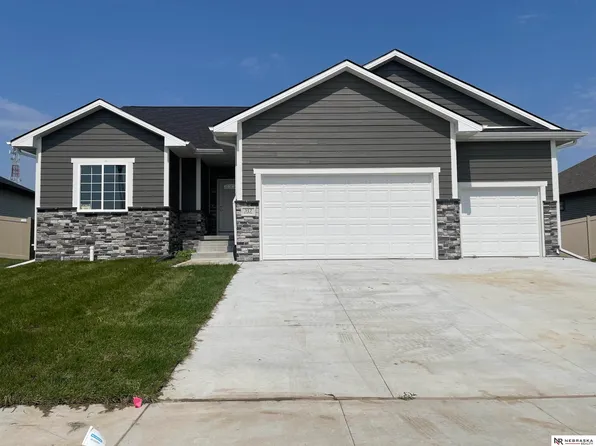 317 S 90th St, Lincoln, NE 68520