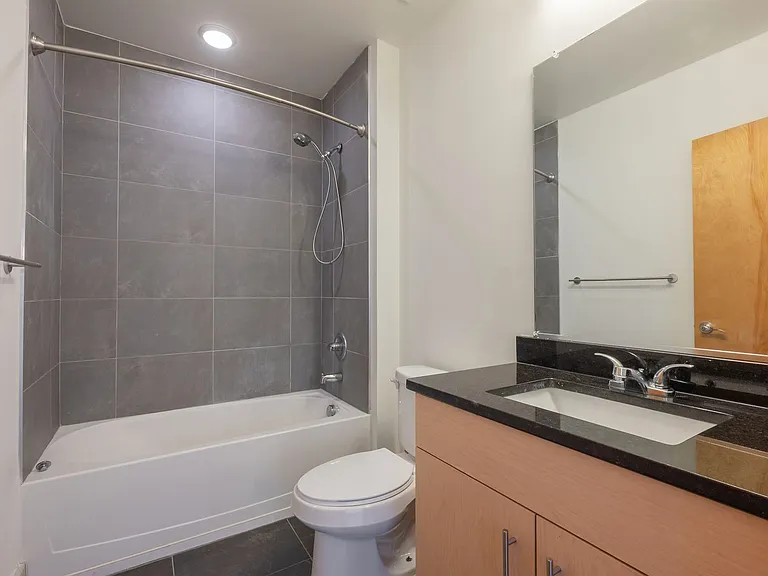 30 Franklin Apartments — Photo 21