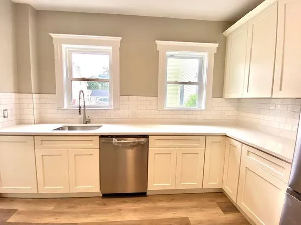 23 Main St Floor 1, Topsfield, MA 01983