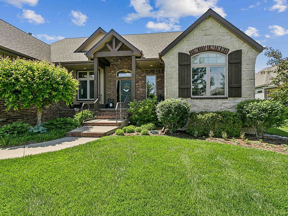 2nd image of 2215 N Loch Lomond Ct