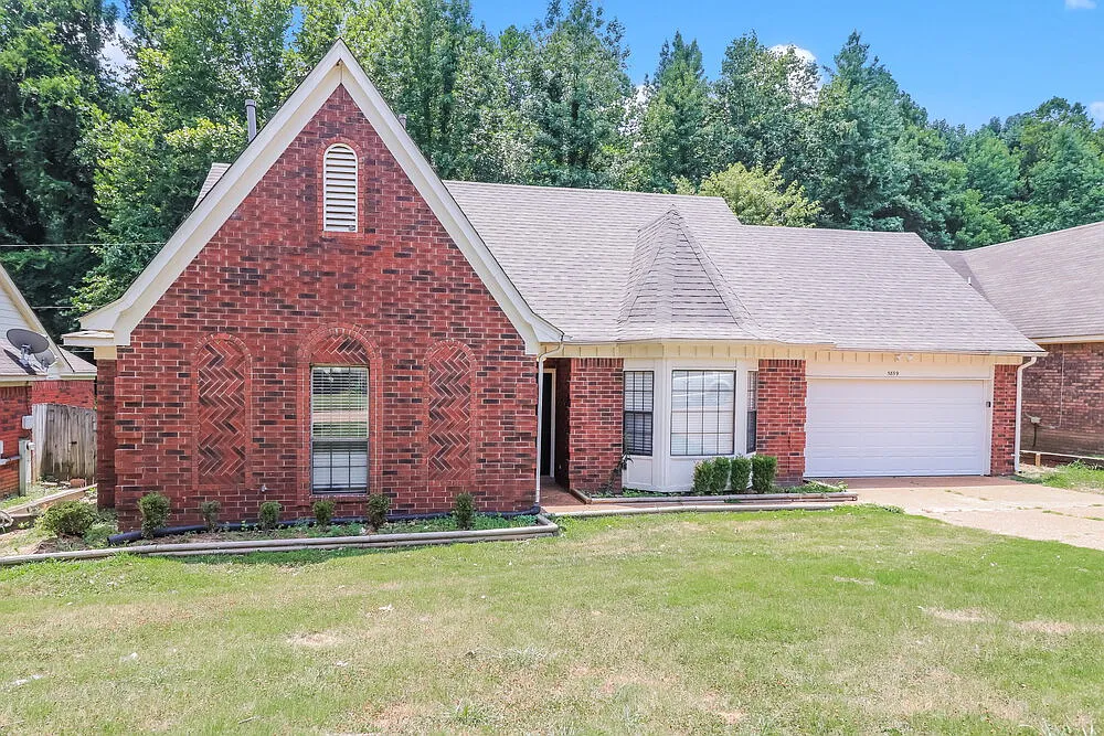 4 bed, 3.0 bath, 2071 sqft, $2,060 — Photo 4