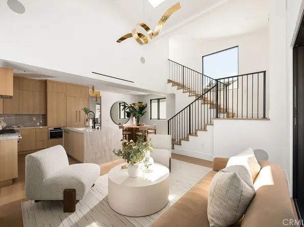 518 Poinsettia Ave #B, Corona Del Mar, CA 92625