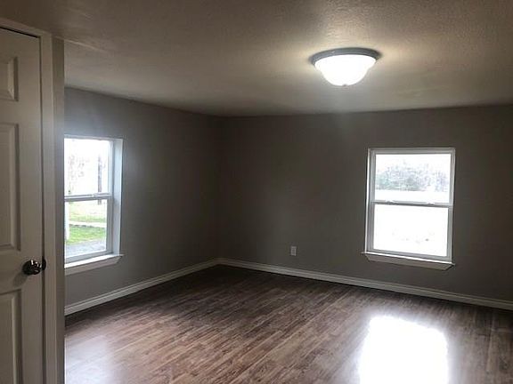 5th image of 4521 Cox St