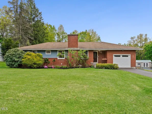 19 Sylvan Lane, Troy, NY 12180