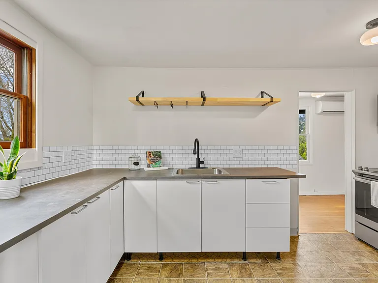 7015 N Greeley Ave #B — Photo 20