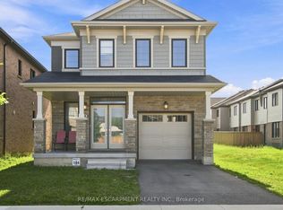 8 Magdalena St, Hamilton, ON L8J0M3