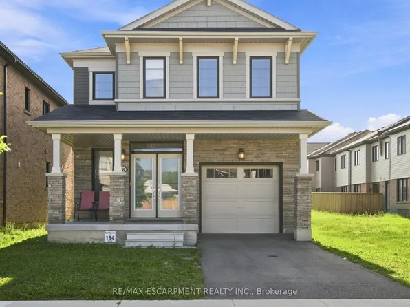 8 Magdalena St, Hamilton, ON L8J 0M3