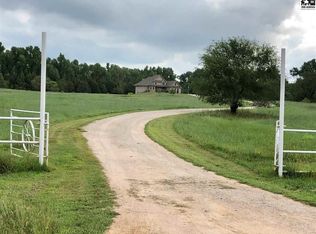 6719 E 43rd Ave, Hutchinson, KS 67502