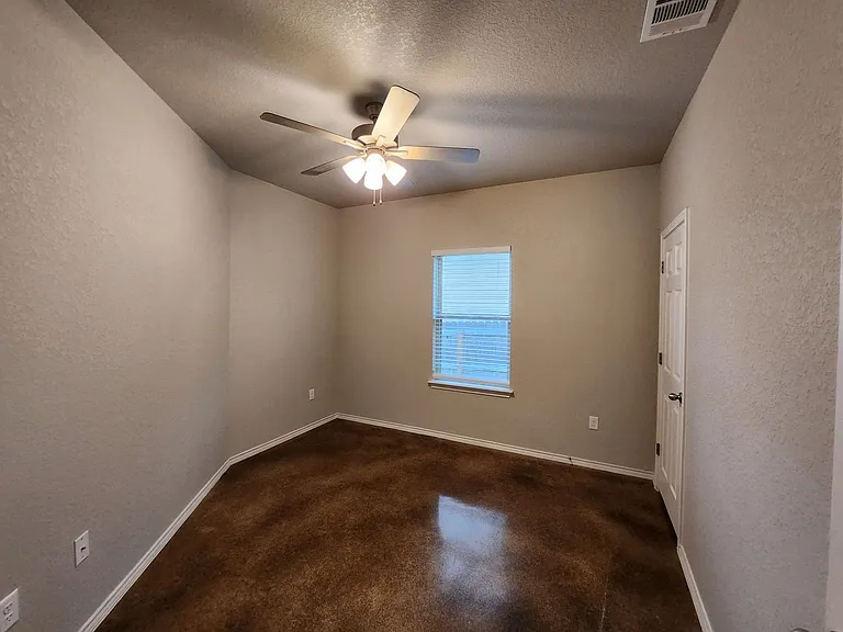 620 Heathers Way — Photo 6