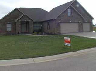 706 Laurel Ridge Ct, Haubstadt, IN 47639