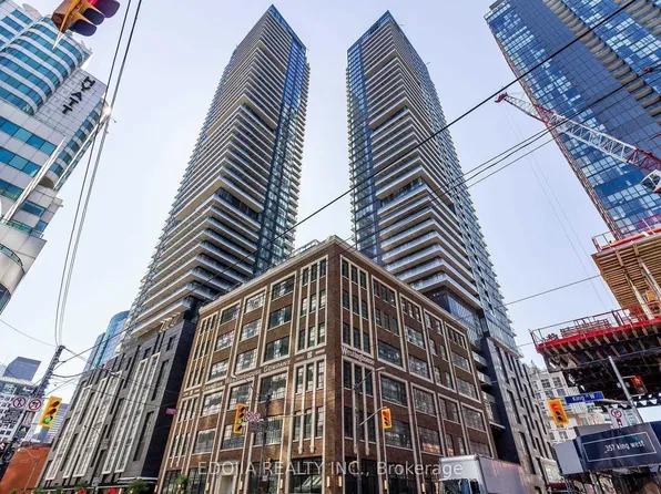 125 Blue Jays Way, Toronto, ON