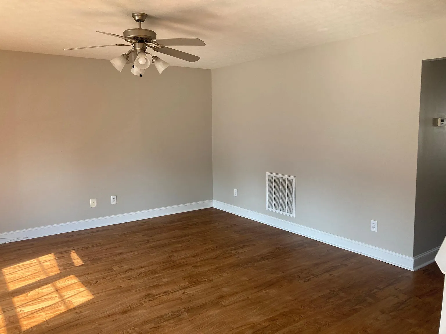 3 bed, 3.5 bath, 2190 sqft, $1,795 — Photo 4