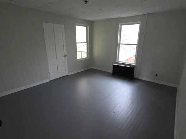 54 Blake St #2, Lewiston, ME 04240