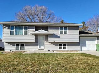 1106 13th Ave, Kearney, NE 68845