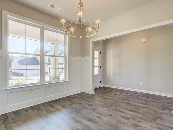5th image of 1372 Slaton Manor Dr