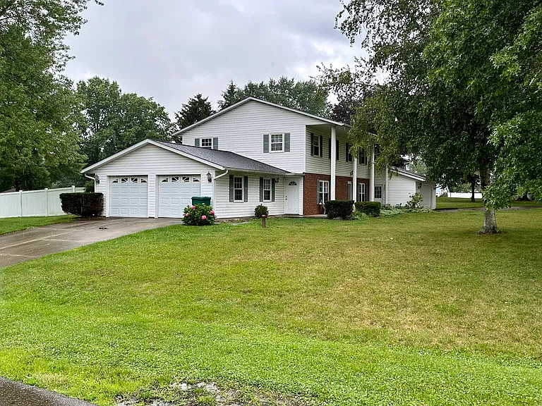 3484 Cheyenne Trl NE — Photo 1