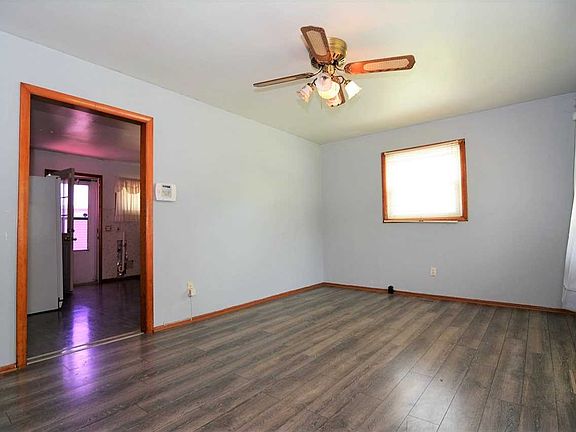 2nd image of 1611 Broadmoor Ave