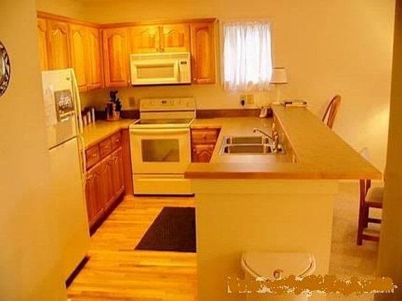 3rd image of 430 Peaceful Haven Dr Unit J2