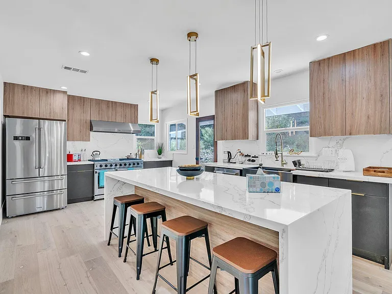 15440 Hamner Dr — Photo 11