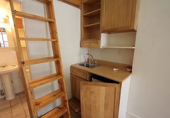 4th image of 78 W Washington Pl #1