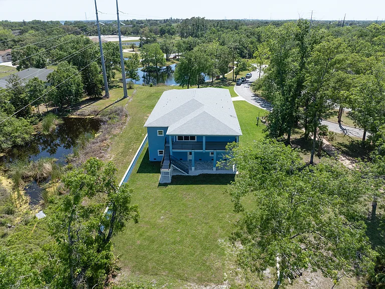1033 Hammock Cir — Photo 37