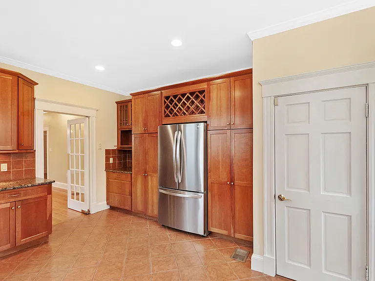 275 Mason Ter #L — Photo 4