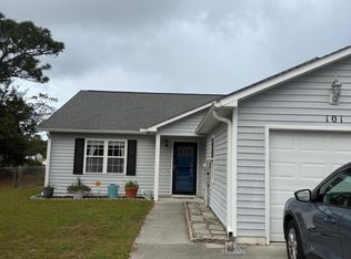 101 Charlton Rd, Hubert, NC 28539