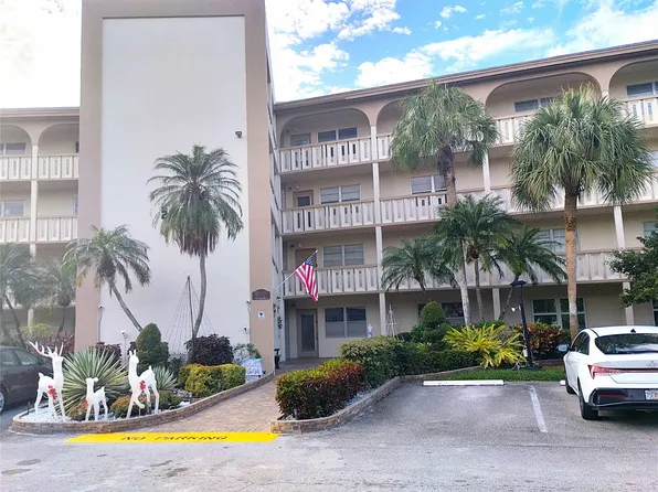 2402 Antigua Circle #J3, Coconut Creek, FL 33066