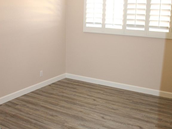 Master bedroom w/ensuite bath.