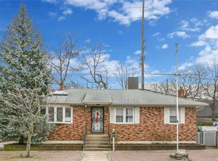 37 Cochran Pl, Valley Stream, NY 11581