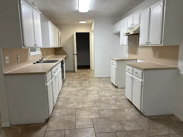 4 bed, 1903 sqft, $1,600 — Photo 4