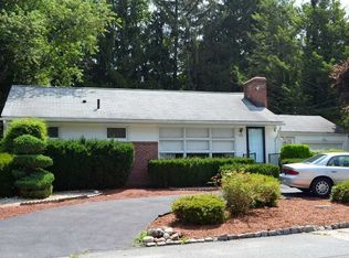 152 Whitewood Dr, Cranston, RI 02920