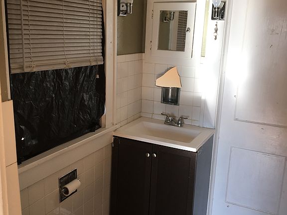 4th image of 4110 E 11th St