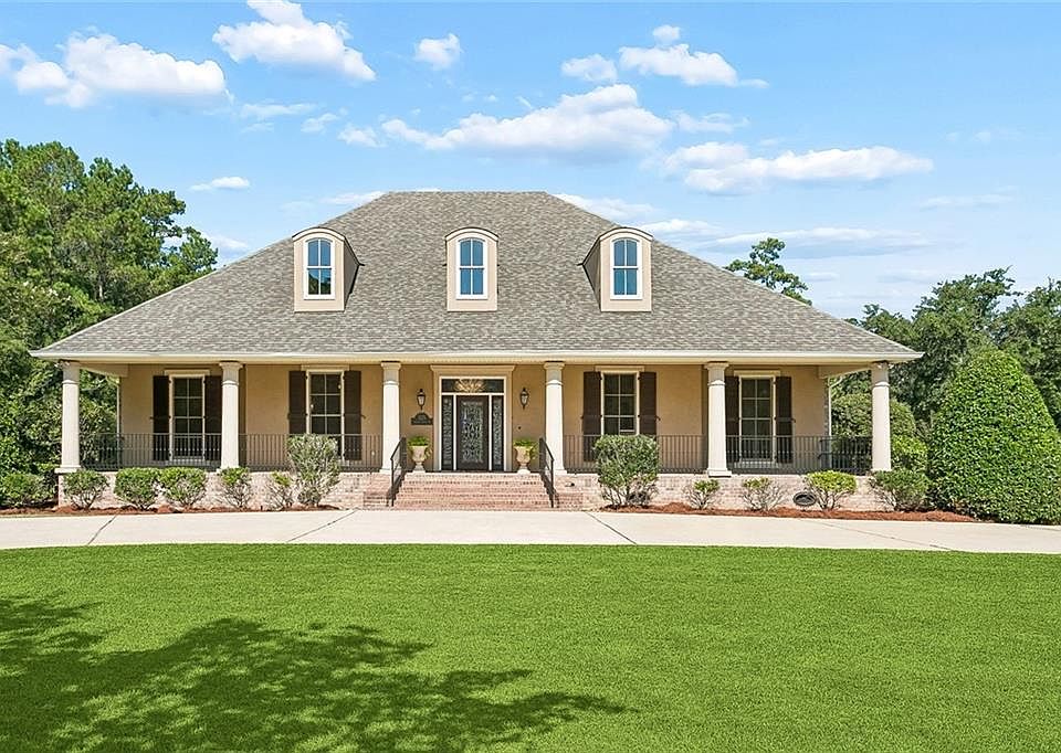 1st image of 525 Pelican Ridge Dr