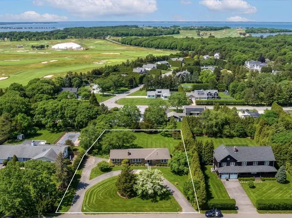 21 Overlook Dr, Southampton, NY 11968