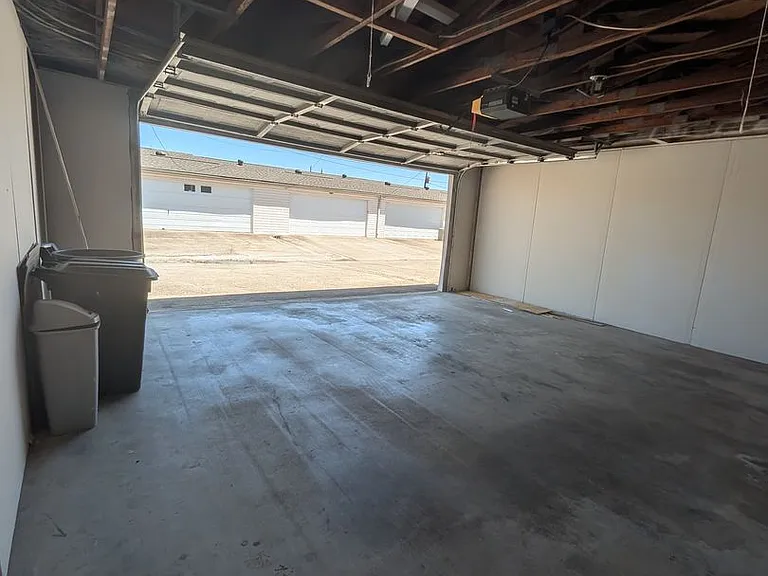 976 Sunmeadow Dr — Photo 23