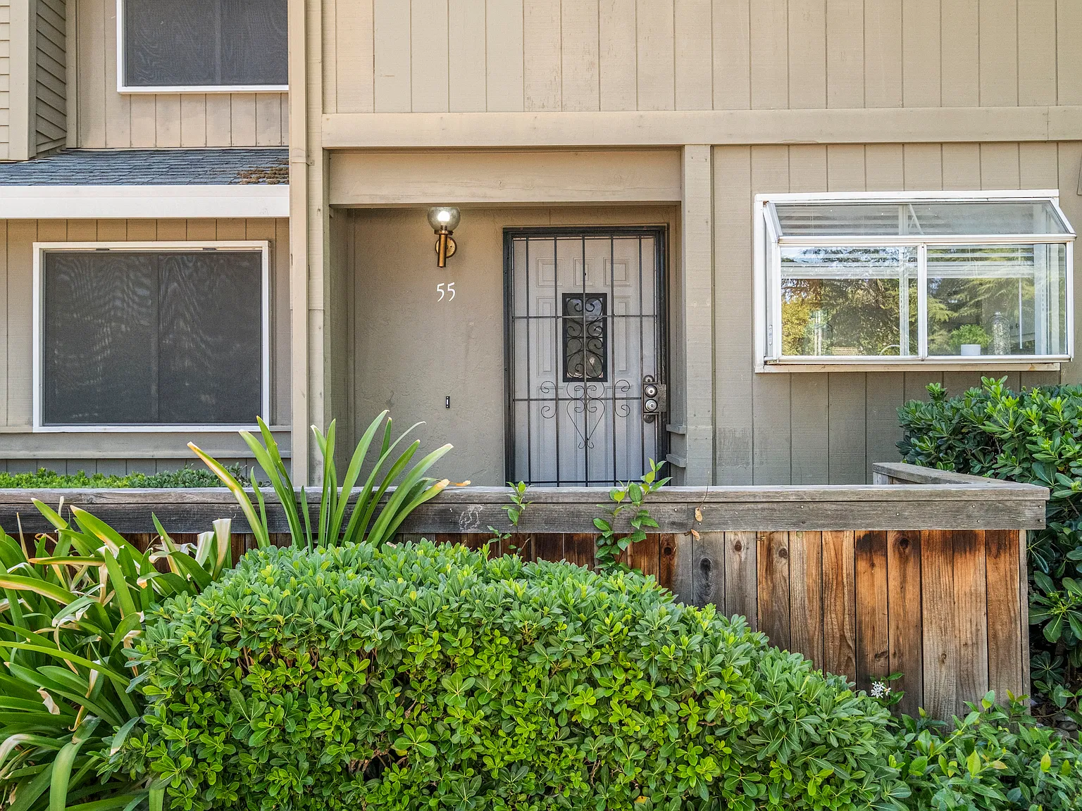 2 bed, 1.5 bath, 944 sqft, $1,600 — Photo 3