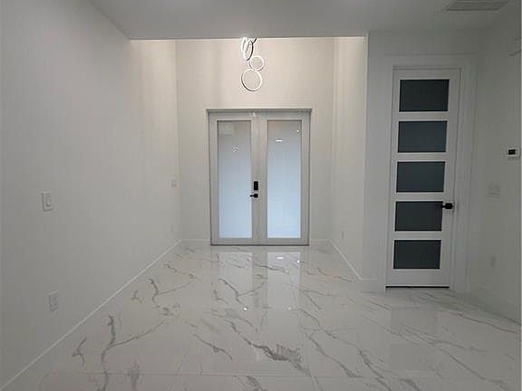 4th image of 3007 32nd ST W