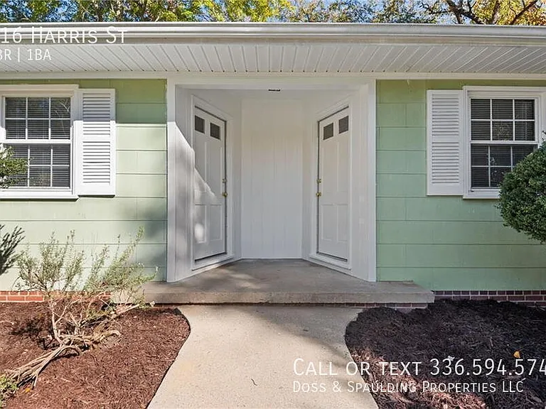 916 Harris St — Photo 2