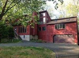 217 Magic Mountain Rd, Henryville, PA 18332