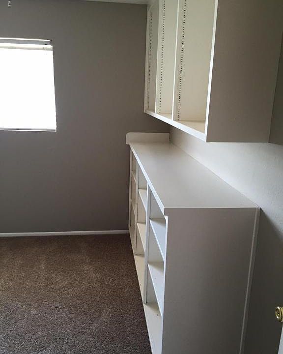 1st image of 813 E 10th Dr