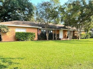 5733 North Dr, Alexandria, LA 71301